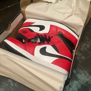 Mens Red/White Air Jordan Mid 10.5 f@ke